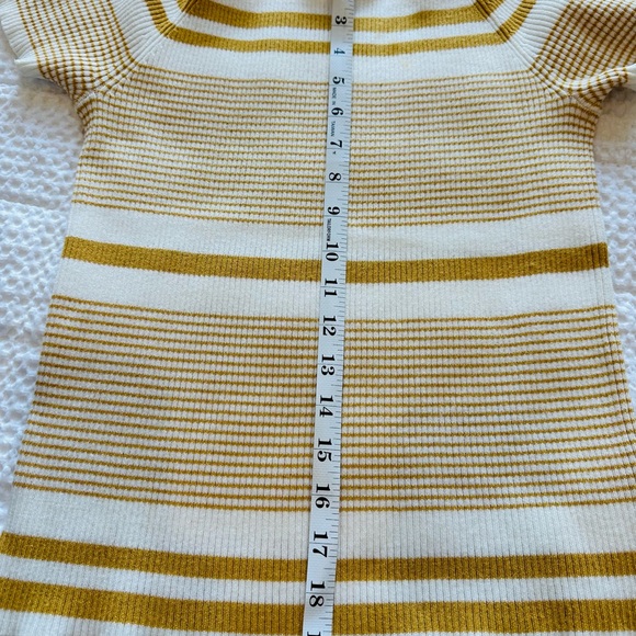 Striped gold and White Women's short sleeve sweater. - Picture 6 of 6